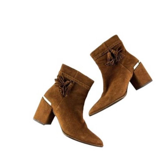 Stuart Weitzman
Brown Tazzie Suede Tassle Boots/Booties - Picture 1 of 15